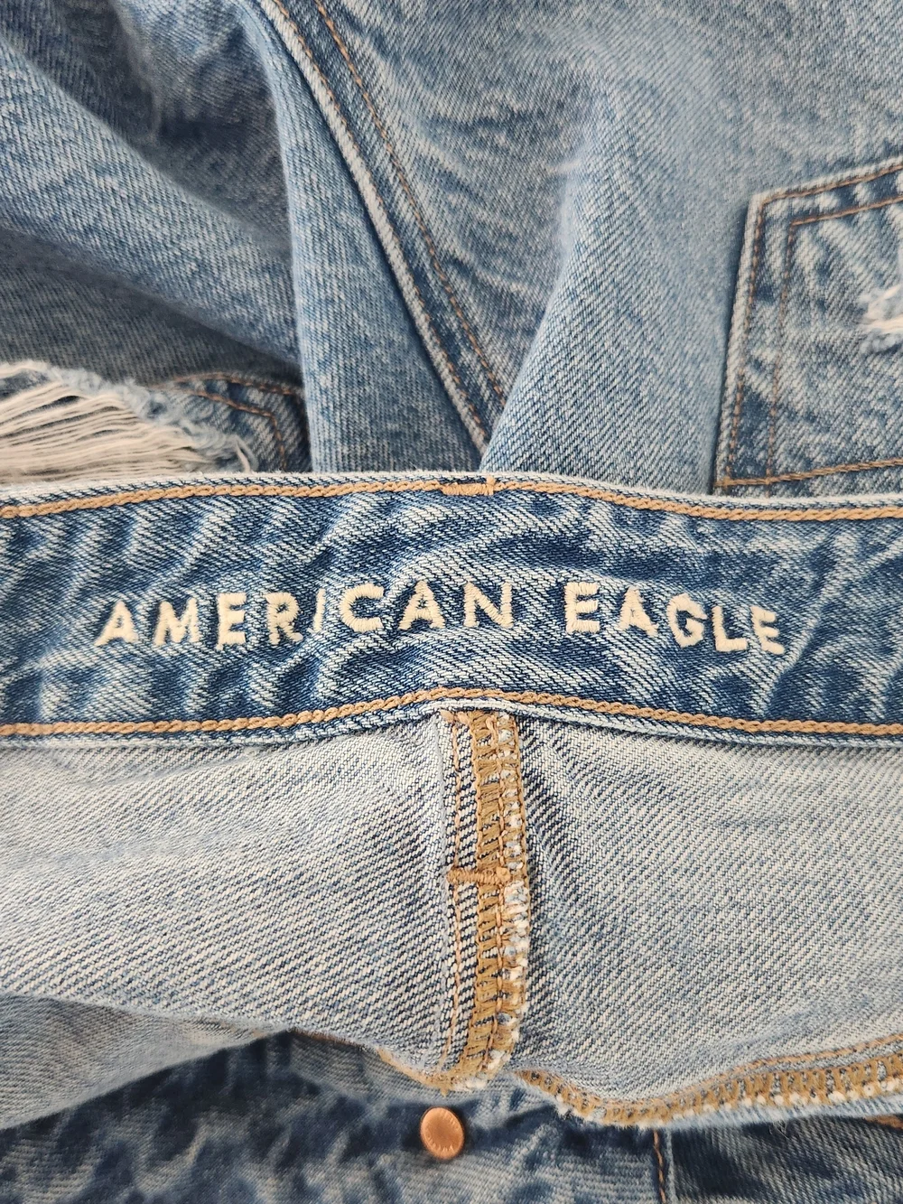 American Eagle Tomgirl Distressed Denim Shorts Medium Wash Size 14